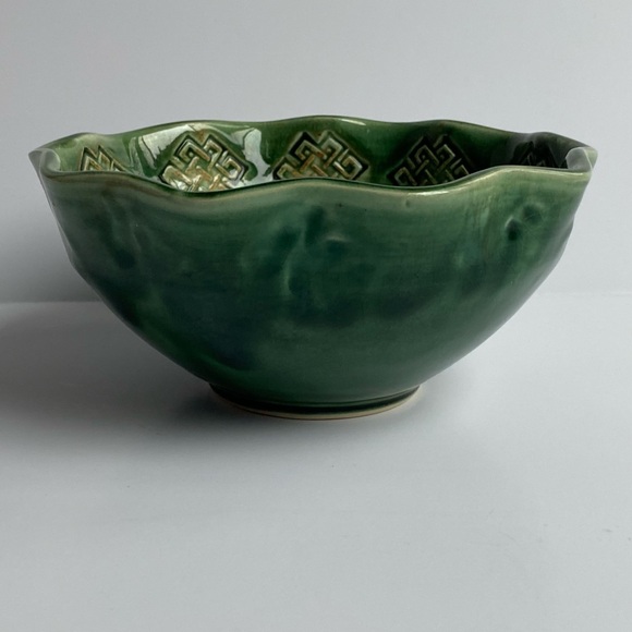 Studio Art Pottery Bowl Hand Thrown Signed 6.5” Across Embossed Inside Wavy Edge - Picture 3 of 13